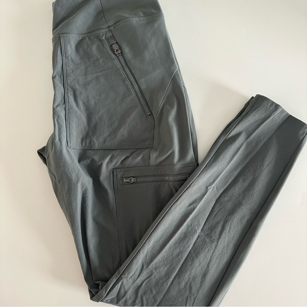 Athleta Women’s Sage Headland Hybrid Cargo Pant